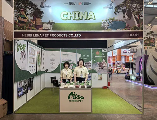 Групповое фото на выставке IIPE в Индонезии